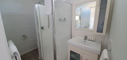 Beach Holiday Apartments Motel - Tourism Townsville 2