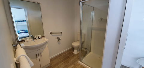 Beach Holiday Apartments Motel - Tourism Townsville 0