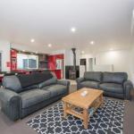 Stratton Summit 4 Modern Sophisticated Style With Lake & Mountain Views - Tourism Townsville 0