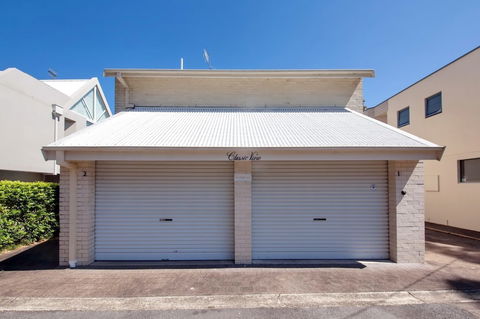 Classic View 2 / 49 Victoria Parade - Tourism Townsville 0
