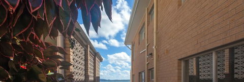Quarterdeck Unit 3 / 12 Magnus Street - Tourism Townsville 0