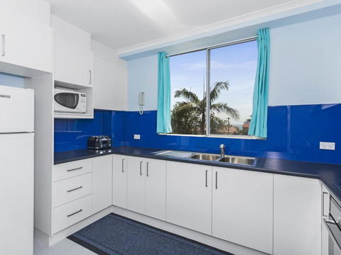 Fairleigh Unit 1 - Tourism Townsville 5