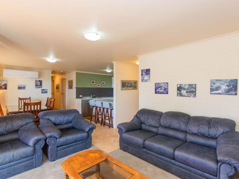 Aranda 3 / 25 Townsend Street - Tourism Townsville 4