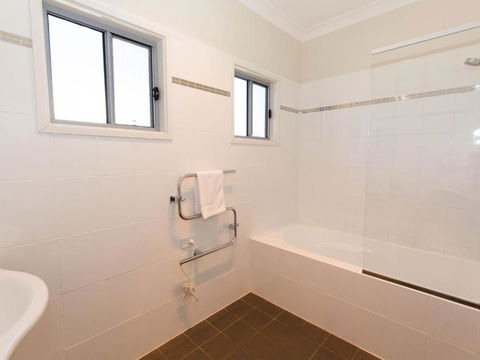 Aspect 2 / 8a Poly Cow Lane - Tourism Townsville 2