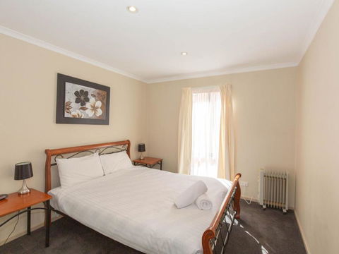 Acacia 5 / 2 Kirwan Close - Tourism Townsville 2