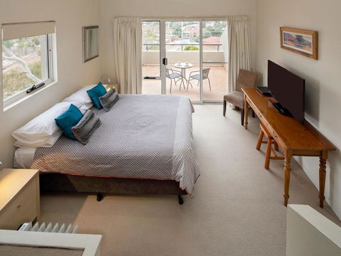 Cascades 18 / 3 Kurrajong Street - Tourism Townsville 5