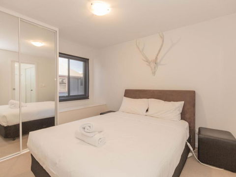 Edge 6 / 16 Clyde Street - Tourism Townsville 2