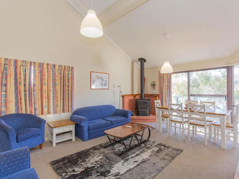 Banksia 2 / 35 Townsend Street - Tourism Townsville 4