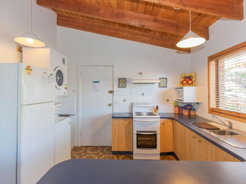 Koola 2 / 41 Townsend Street - Tourism Townsville 4