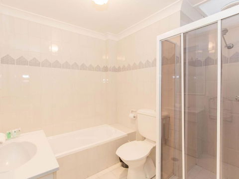 Lakeside 3 / 37 Cobbon Crescent - Tourism Townsville 6