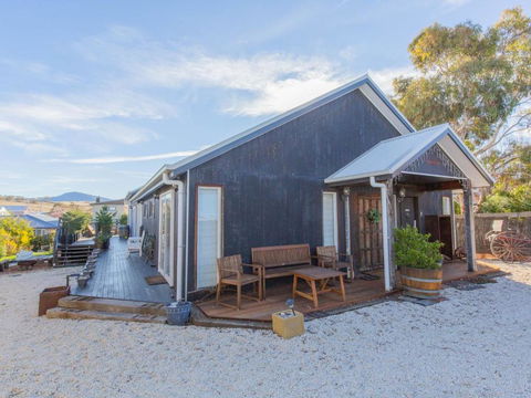 Oak & Barrel / 7 Twynam Street - Tourism Townsville 2
