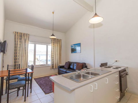 Razorback 12 / 1 Gippsland Street - Tourism Townsville 1