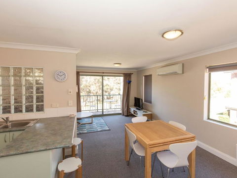 Cobb & Co 3 / 39 Cobbon Crescent - Tourism Townsville 4