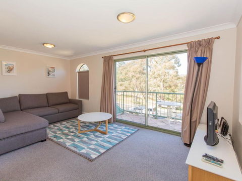 Cobb & Co 3 / 39 Cobbon Crescent - Tourism Townsville 3