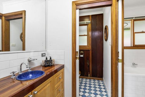 CHRISTOPHERS COTTAGE - Tourism Townsville 6