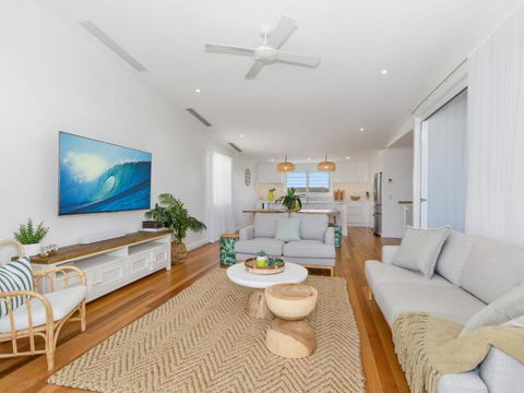 KINGY BEACH HOUSE At 162 - Tourism Townsville 3