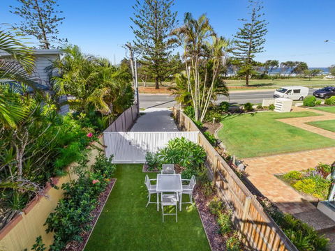 KINGY BEACH HOUSE At 162 - Tourism Townsville 5