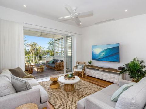 KINGY BEACH HOUSE At 162 - Tourism Townsville 6