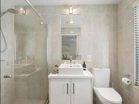 LOUTTIT BAY APARTMENT 2 Main Street With Wifi & Views - Tourism Townsville 2
