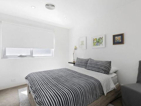 LOUTTIT BAY APARTMENT 2 Main Street With Wifi & Views - Tourism Townsville 4