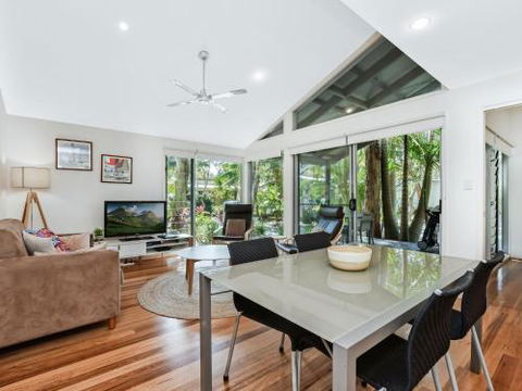 Mobys On Redgum 11 - Tourism Townsville 6