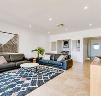 Sapphire Seas Beach House - Tourism Townsville
