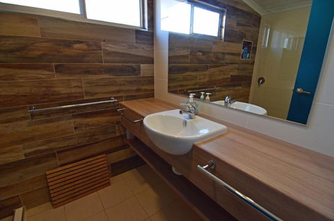 CDC 625 Beach House - Tourism Townsville 6