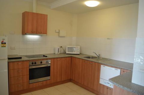 17 Lakeview Plaza - Tourism Townsville 0