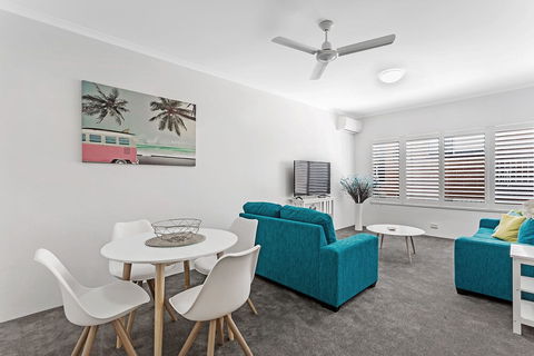 Zenith Unit 7 / 10 Messines Street - Tourism Townsville 1