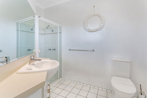 Zenith Unit 7 / 10 Messines Street - Tourism Townsville 2