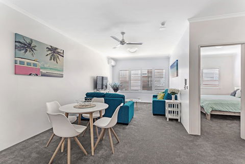 Zenith Unit 7 / 10 Messines Street - Tourism Townsville 4