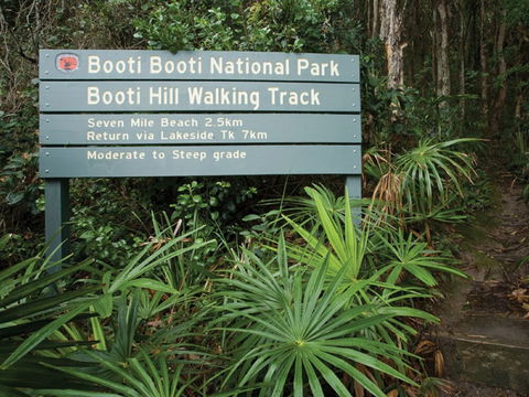 26 Wallis View - Opposite The Lake - 3 Bedroom Apartment - Sleeps 8 - Tourism Townsville 4