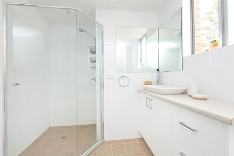 Beachpoint Unit 501 - Tourism Townsville 4
