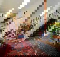 Edinburgh Gallery Bed  Breakfast - Tourism Townsville