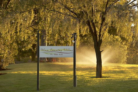 Wine Country Villas - Tourism Townsville 4