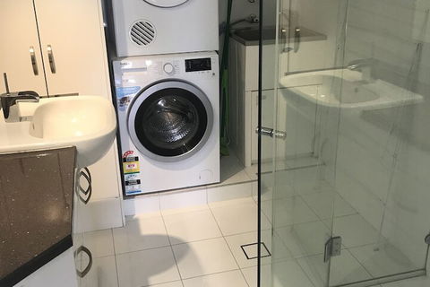 Zenith Ocean Front Apartments - Tourism Townsville 7