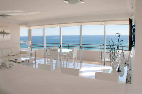 Zenith Ocean Front Apartments - Tourism Townsville 6
