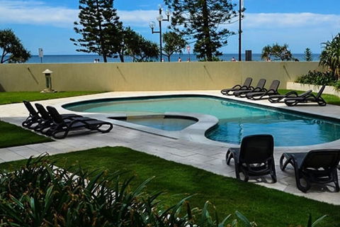 Zenith Ocean Front Apartments - Tourism Townsville 3