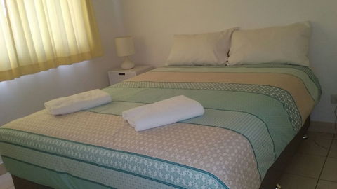 Le Lavandou Holiday Apartments - Tourism Townsville 3