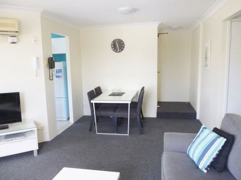 Le Lavandou Holiday Apartments - Tourism Townsville 5
