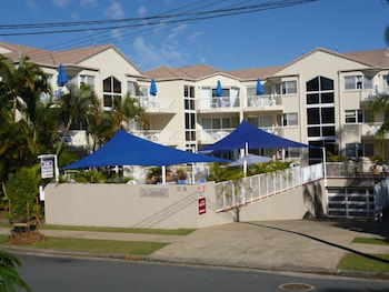 Le Lavandou Holiday Apartments - Tourism Townsville 0