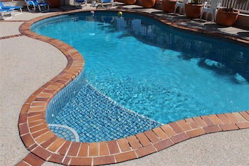 Le Lavandou Holiday Apartments - Tourism Townsville 2