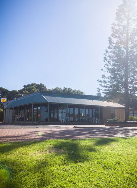 Foreshore Motor Inn - Tourism Townsville 4