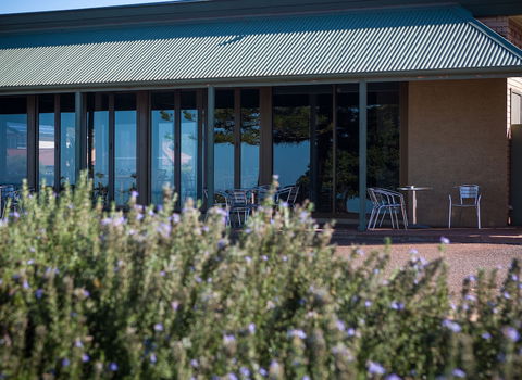 Foreshore Motor Inn - Tourism Townsville 0