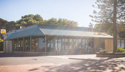Foreshore Motor Inn - Tourism Townsville 3