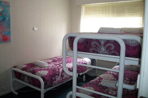 Top Of The Lake Units - Tourism Townsville 7