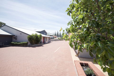 Archipelago Apartments - Tourism Townsville 1