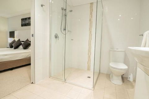 Opal Cove Resort - Tourism Townsville 3