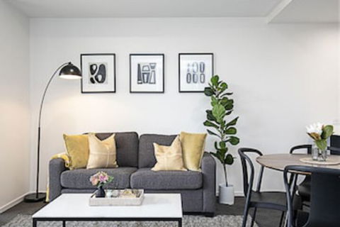 CANBERRA CHIC-Hosted By L'Abode - Tourism Townsville 0