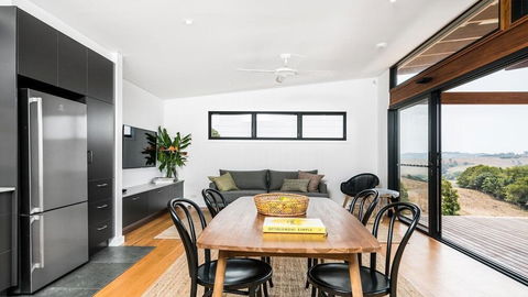 Your Luxury Escape - Carinya Cottages 4 - Tourism Townsville 5